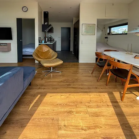 Сasa de vacaciones Beachfront With Sea View For 6 Guests