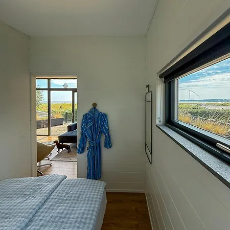 Beachfront With Sea View For 6 Guests Semesterbostad Haderslev